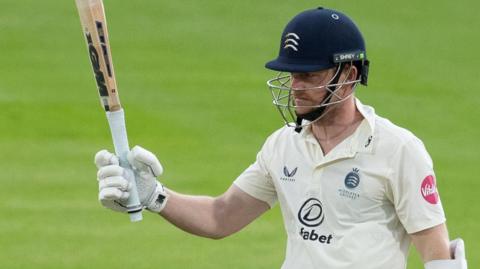 Sam Robson reaches 100 for Middlesex