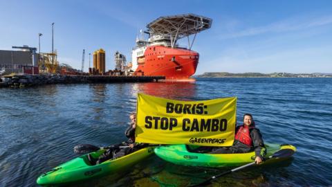Greenpeace protesters at Siem Day vessel in Stavanger