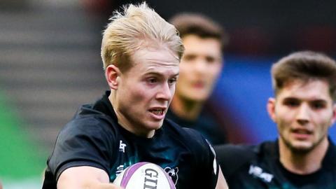 Mat Protheroe attacks for Bristol Bears