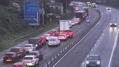 Queuing on the Taibach West (Westbound) stretch of the M4