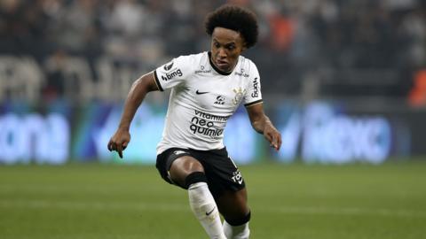 Willian playing for Corinthians