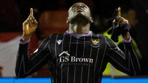 St Johnstone's Benjamin Kimpioka celebrates scoring