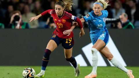 Spain's Olga Carmona and England's Chloe Kelly during the 2023 Women's World Cup final