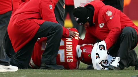 Patrick Mahomes lies on the floor injured
