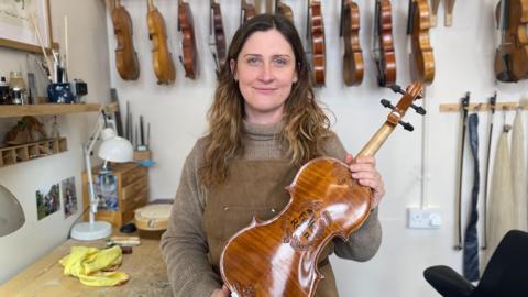 Emma Hardy, Hardy Violins