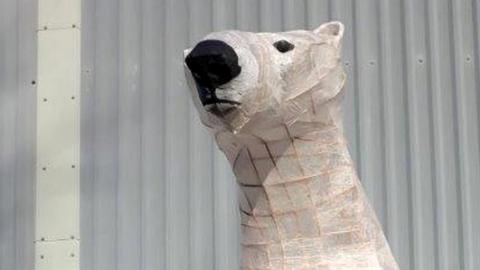 Bamber Hawes' sculpture of a polar bear