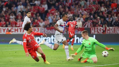 Leroy Sane scores for Bayern Munich against Barcelona