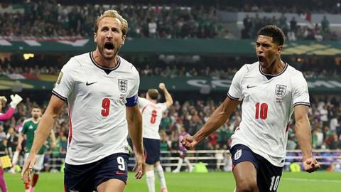 England's Harry Kane and Jude Bellingham celebrate