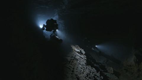 the-cave-divers-who-went-back-for-their-friends-bbc-news