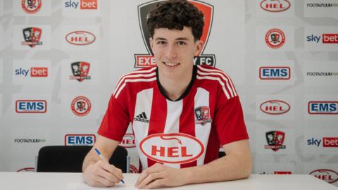 Charlie Cummins signs for Exeter City