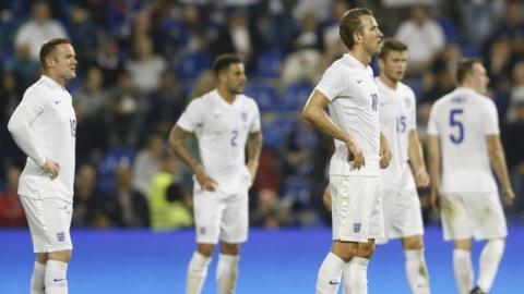 England players look dejected