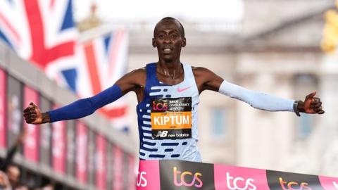 Kelvin Kiptum breasts the tape to win the London Marathon