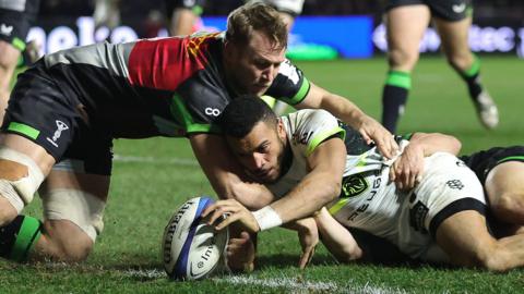 Matthis Lebel scores Toulouse's fourth try