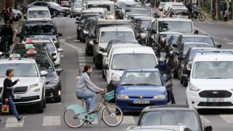 Traffic on Beaumarchais boulevard, Paris