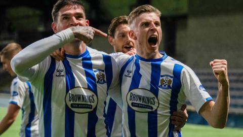 Kilmarnock's Kyle Lafferty and Oli Shaw celebrate