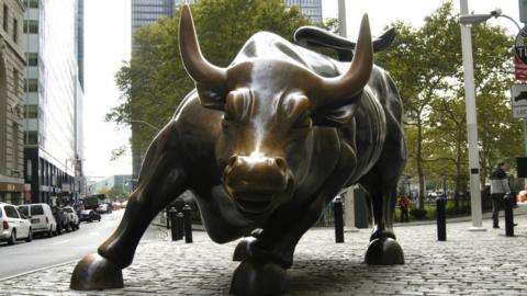 Wall Street bull statue