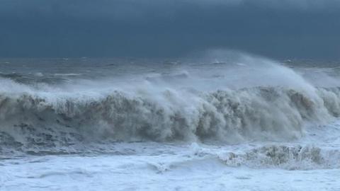 High waves in Girvan, South Ayrshire