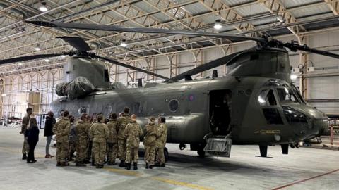 Y Chinook yn RAF y Fali