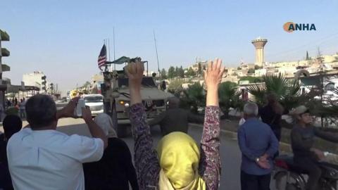 Civilians pelt US vehicles with potatoes in Qamishli