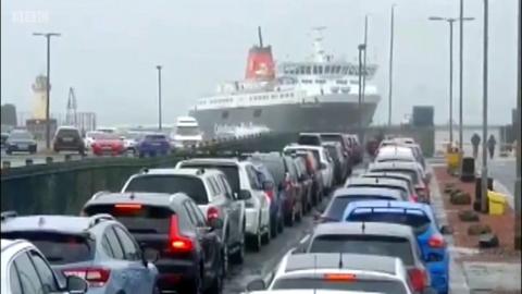 ferry struggles to berth