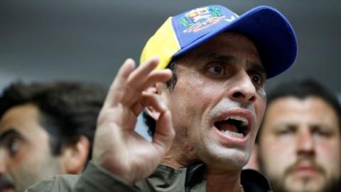 Venezuelan opposition leader and governor of Miranda state Henrique Capriles at a news conference in Caracas (06/04/2017)