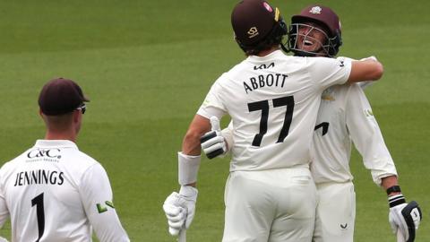 Surrey pair Sean Abbott and Dan Worrall shared a last-wicket stand of 130 against Lancashire