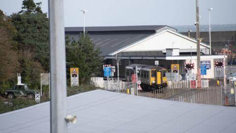 Gorsaf trenau Abergwaun