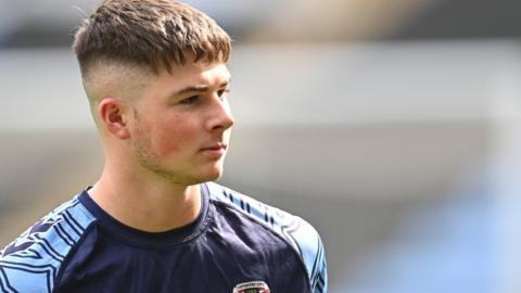 Ryan Howley prepares for a game with Coventry City