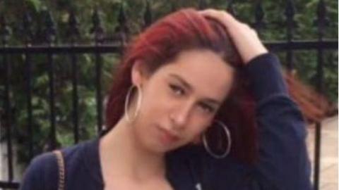 Picture of Sofia Duarte, 21, with red hair.