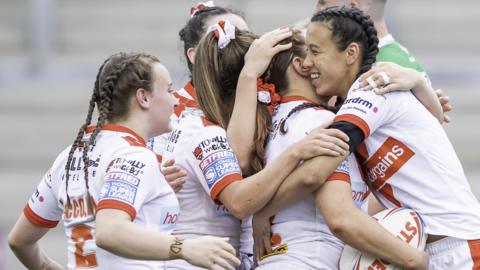 Round 3 of the Women's Super League see St Helens, Warrington, Barrow and Salford secure wins.