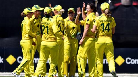 Australia celebrate wicket against England