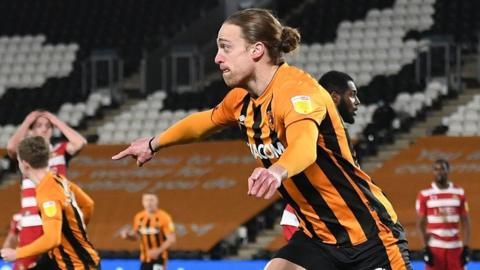 Tom Eaves celebrates his winning goal for Hull