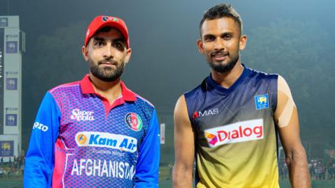 Afghanistan captain Hashmatullah Shahidi and Sri Lanka skipper Dasun Shanaka after the ODI series was drawn