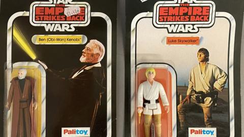 2 vintage Palitoy Star Wars figures still sealed on unpunched ESB The Empire Strikes Back 41-back backing cards