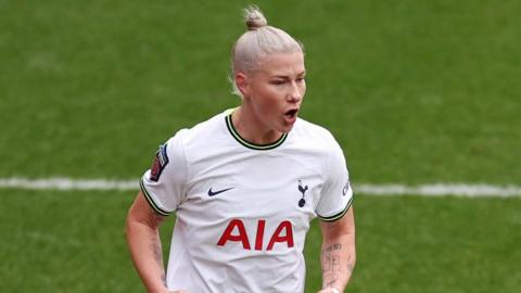 Beth England scoring for Tottenham