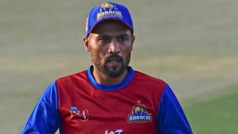 Mohammad Amir in action for Karachi Kings