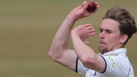 Craig Miles in action for Warwickshire