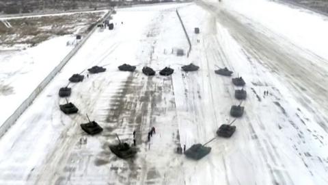 Tanks form a heart formation for a Russian soldier's proposal