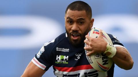 Wakefield's Bill Tupou