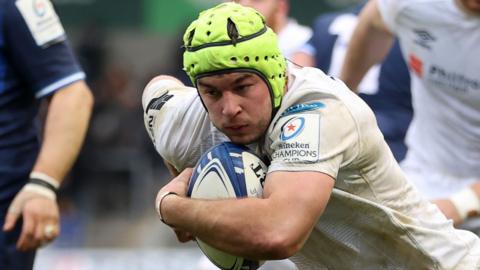 Harri Deaves attacks for Ospreys
