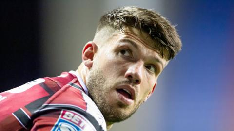 Oliver Gildart looks around