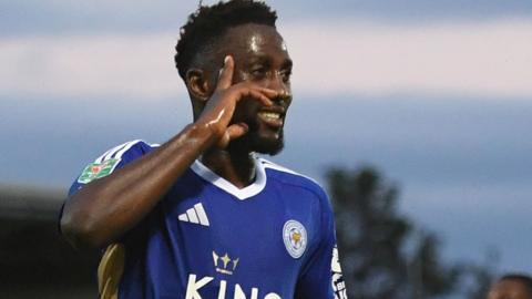 Wilfred Ndidi celebrates scoring Leicester's second goal