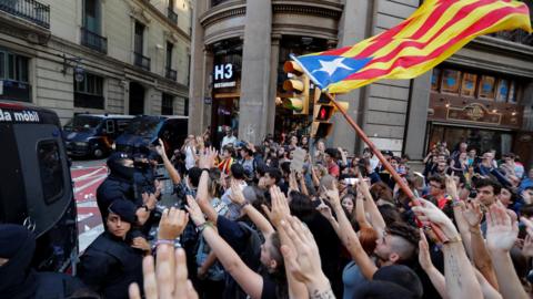 Protests outside national police station in Barcelona - 2 October