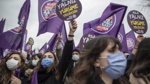 Protesters in Istanbul, 20 March