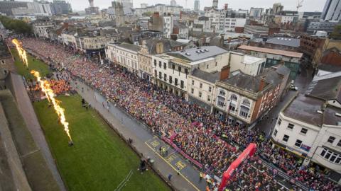 Hanner Marathon Caerdydd