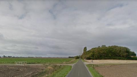 Street view of part of Gull Drove in Guyhirn