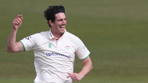 Sussex Cricket has signed 'experienced' Leicestershire bowler Chris Wright on a two-year-deal from 2024.
