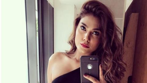 Zara Abid poses for a selfie posted to her Instagram
