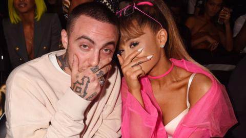 Mac Miller and Ariana Grande pose together at 2016 VMA awards