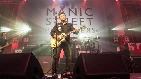 Manic Street Preachers closing the event in 2017